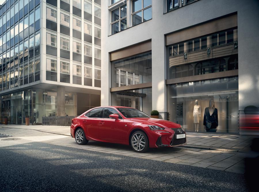  Lexus IS200t F-Sport 2016 года  (WW) (фото 15 из 35)